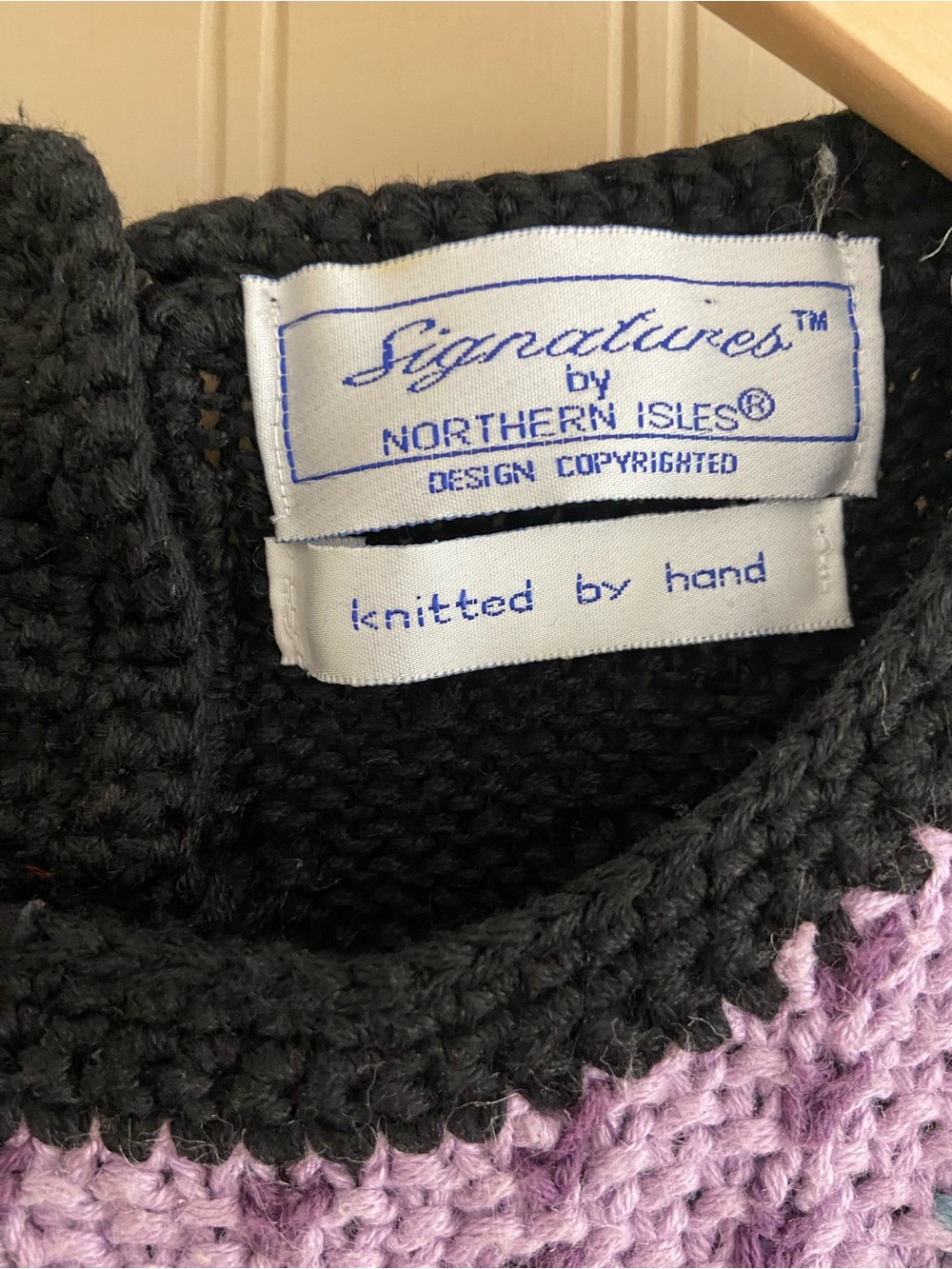 Signature by Northern Isles Knitted by Hand Colourful Sweater Women’s Size M - Picture 8 of 10